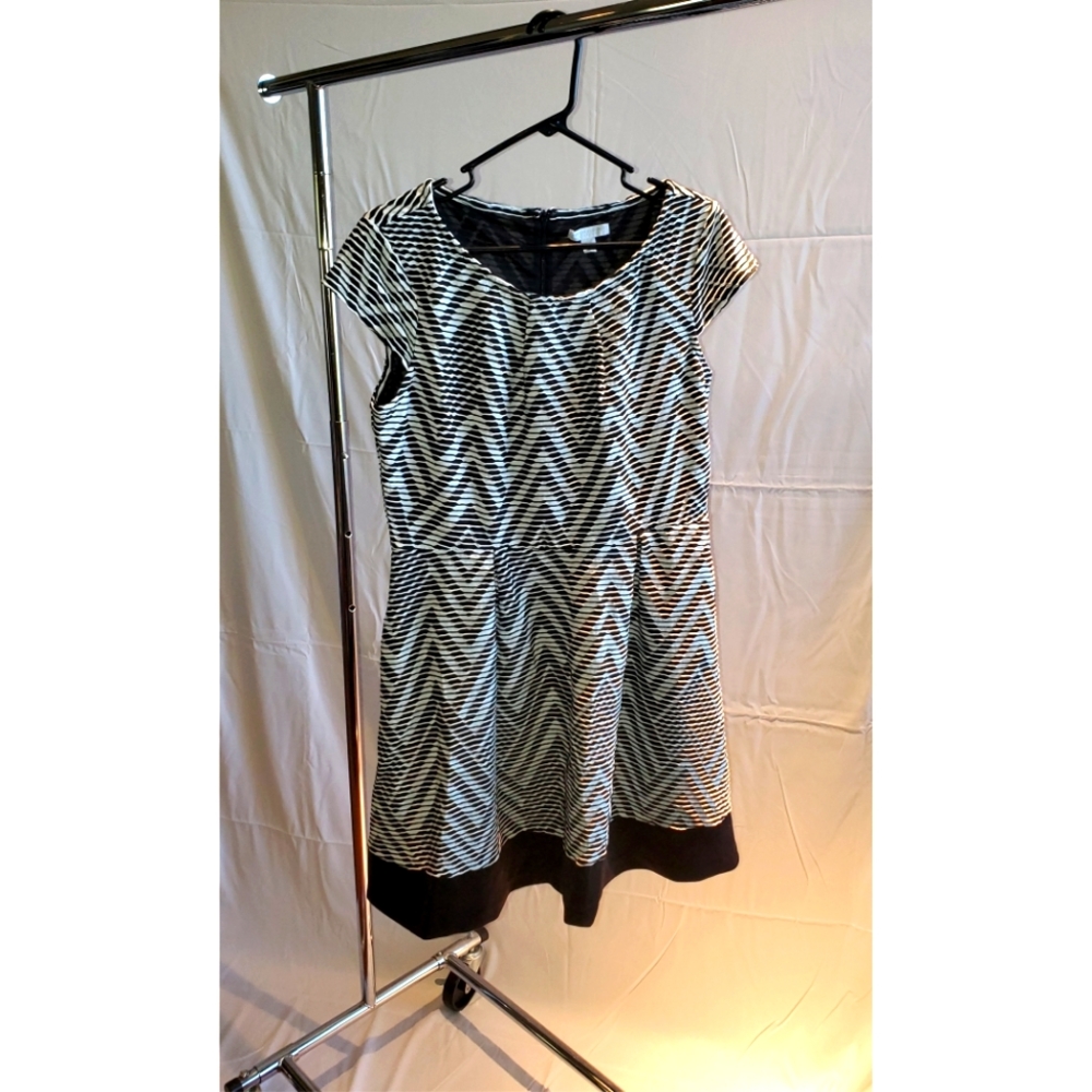New York & Co Stretch Black and White Dress in Large